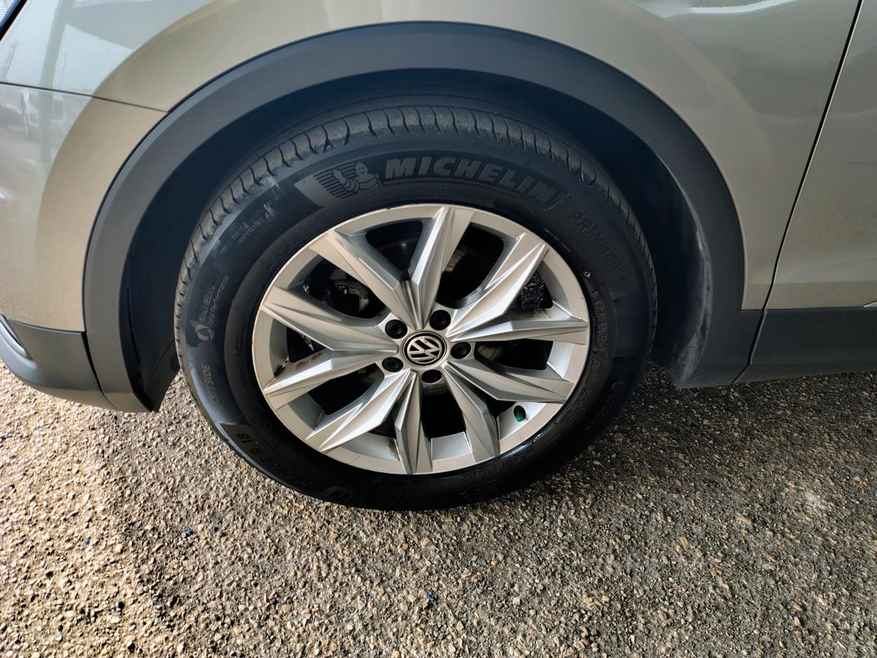Volkswagen Tiguan 2.0 TDI SCR DSG 4MOTION Business BMT