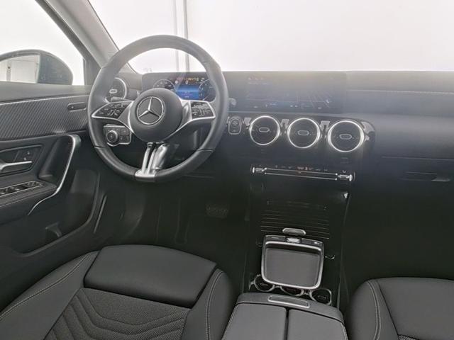 MERCEDES-BENZ A 180 Automatic Progressive Advanced
