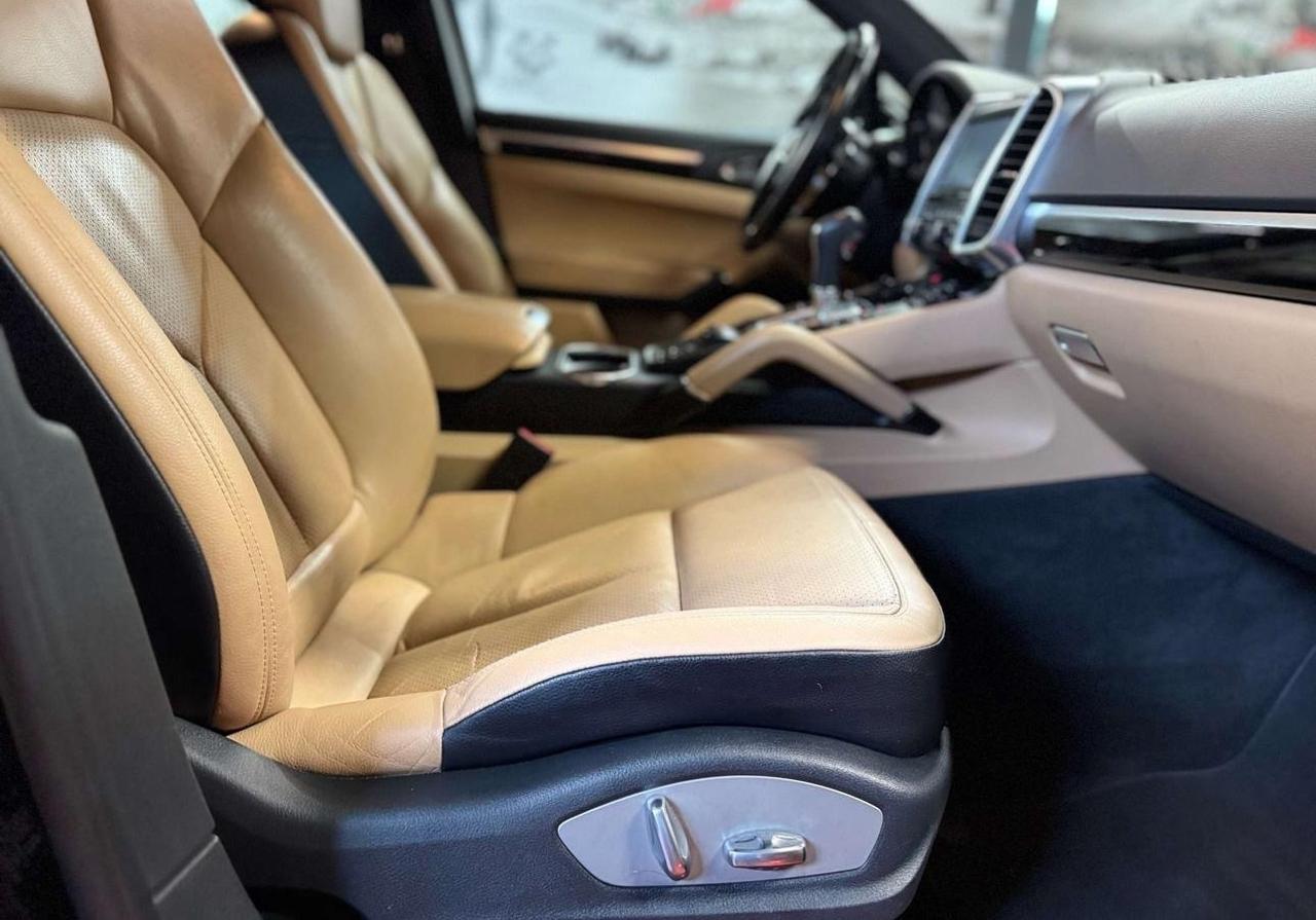 Porsche Cayenne 3.0 Diesel Platinum Edition Full-Optional Gancio Traino