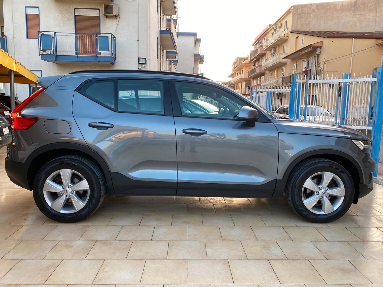 Volvo XC40 D3 Momentum 2.0 TDI 150CV