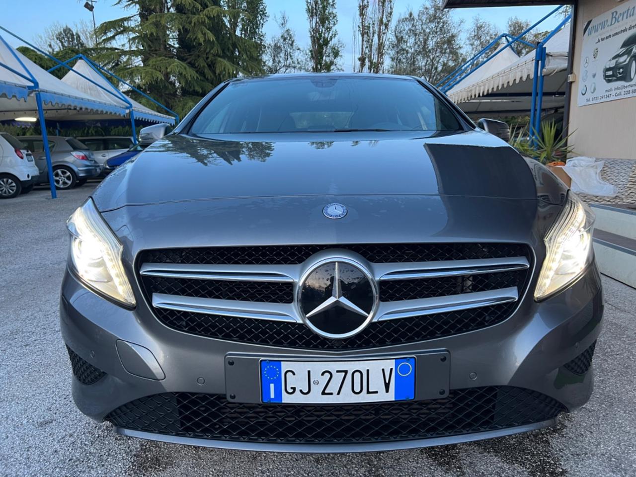 Mercedes-benz A 180cdi BlueEFFICIENCY Sport - xeno LED- Sedili Sport - scarichi - retrocamera - park assist - Navi - BT