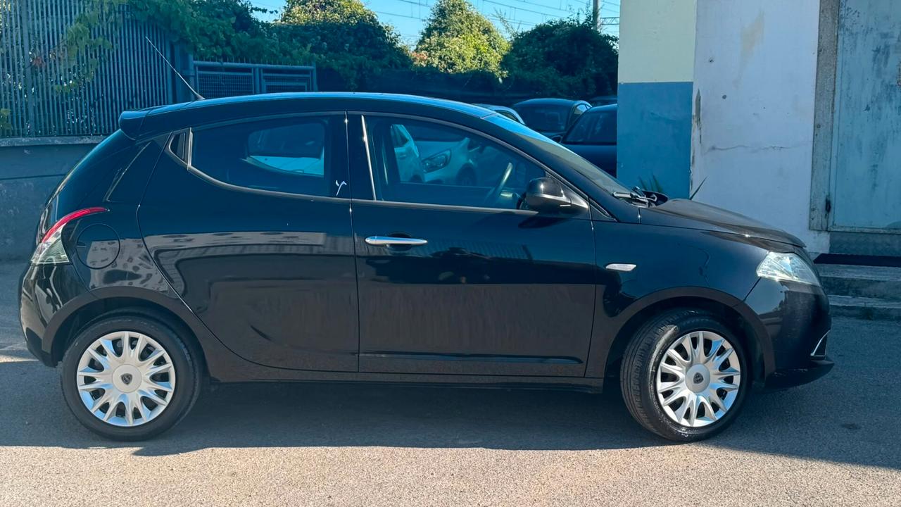Lancia Ypsilon 1.2 69 CV 5 porte Elle