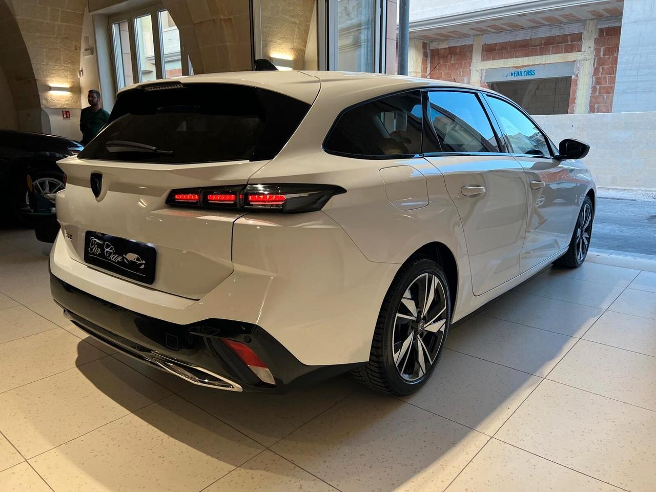 PEUGEOT 308 S.W. ALLURE 1.5 EAT8 130CV PELLE NAVI CAM LED ANNO 2023