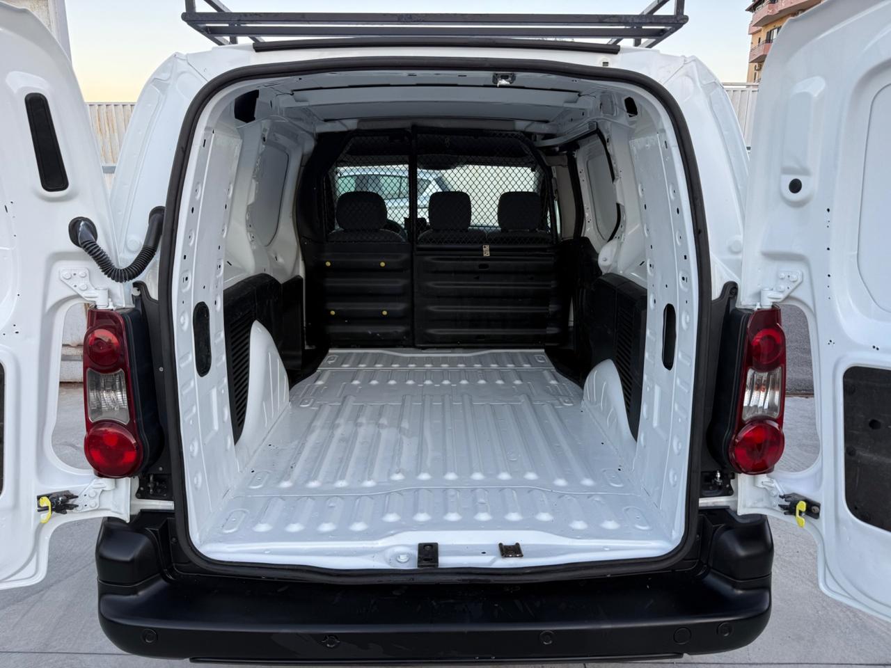 Peugeot Partner 1.6 HDI PASSO LUNGO 3 POSTI