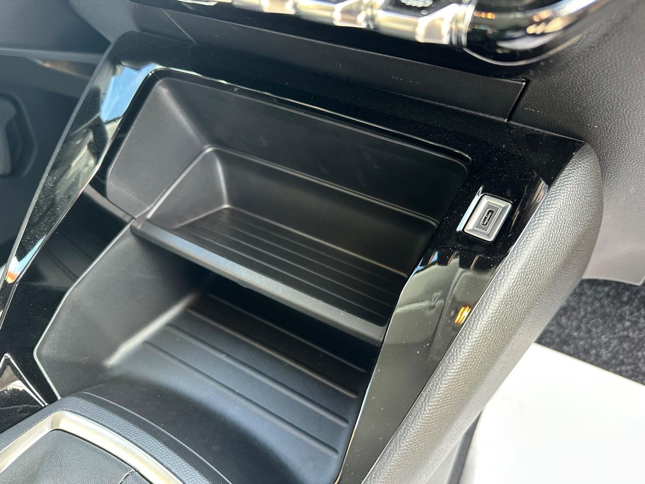 Peugeot 208 PureTech 75 S&S 5 p. Active KM 677 - 06/2024