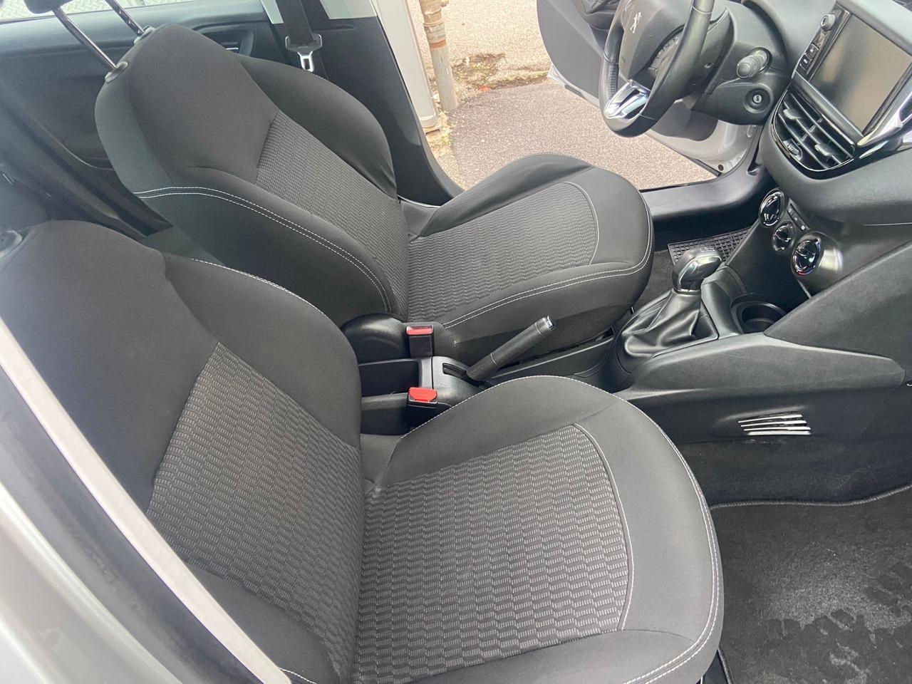 Peugeot 208 BlueHDi 75 5 porte Black Line 120.000Km