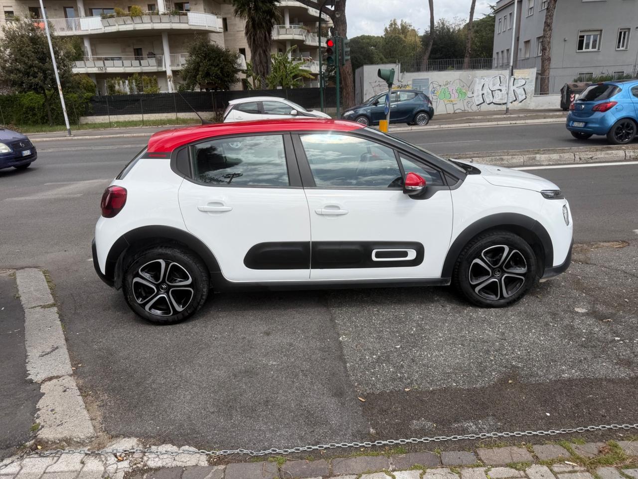 Citroen C3 83cv Benzina 5 porte Shine Navi bicolor pdc