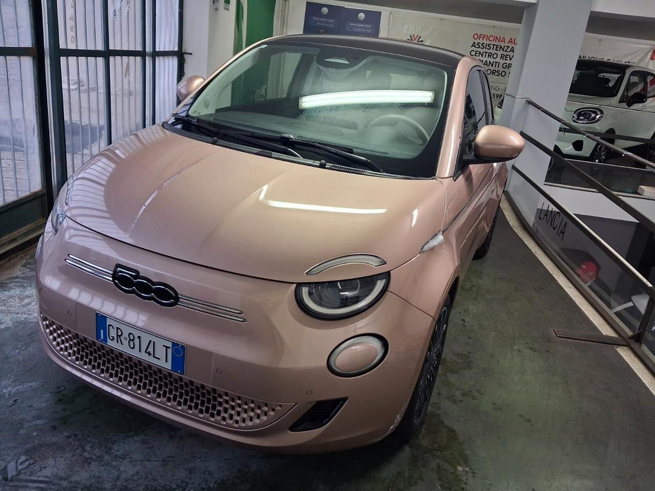 Fiat 500 500e 3+1 42 kWh La Prima VENDUTA