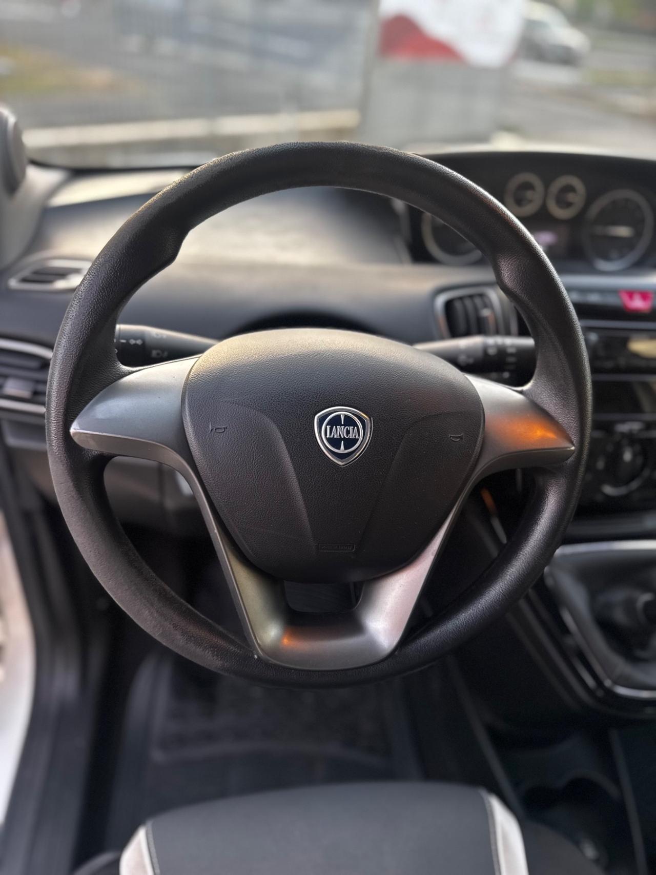 Lancia Ypsilon 1.2 69 CV 5 porte GPL Ecochic Gold