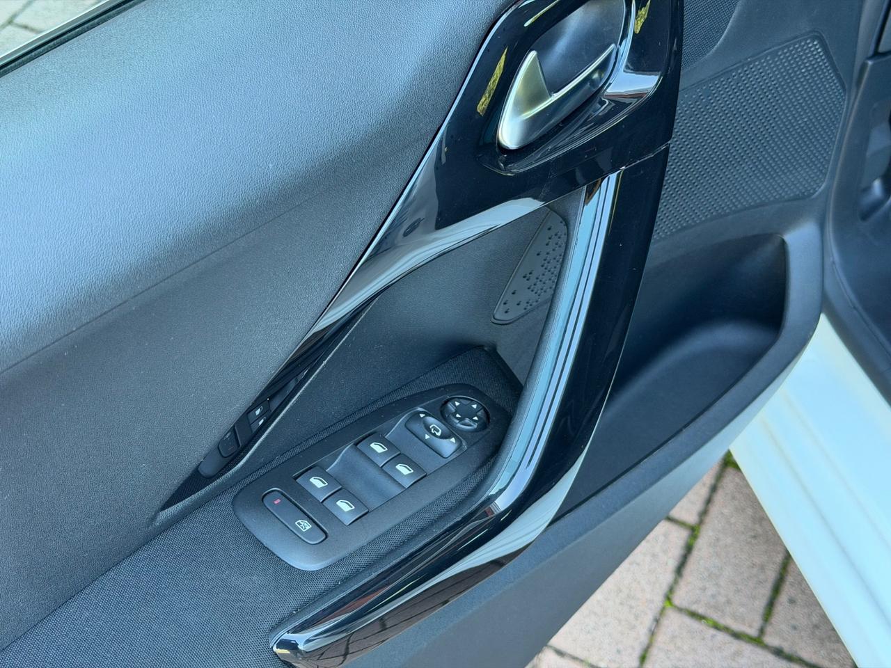 Peugeot 208 Stop&Start 5 porte Allure