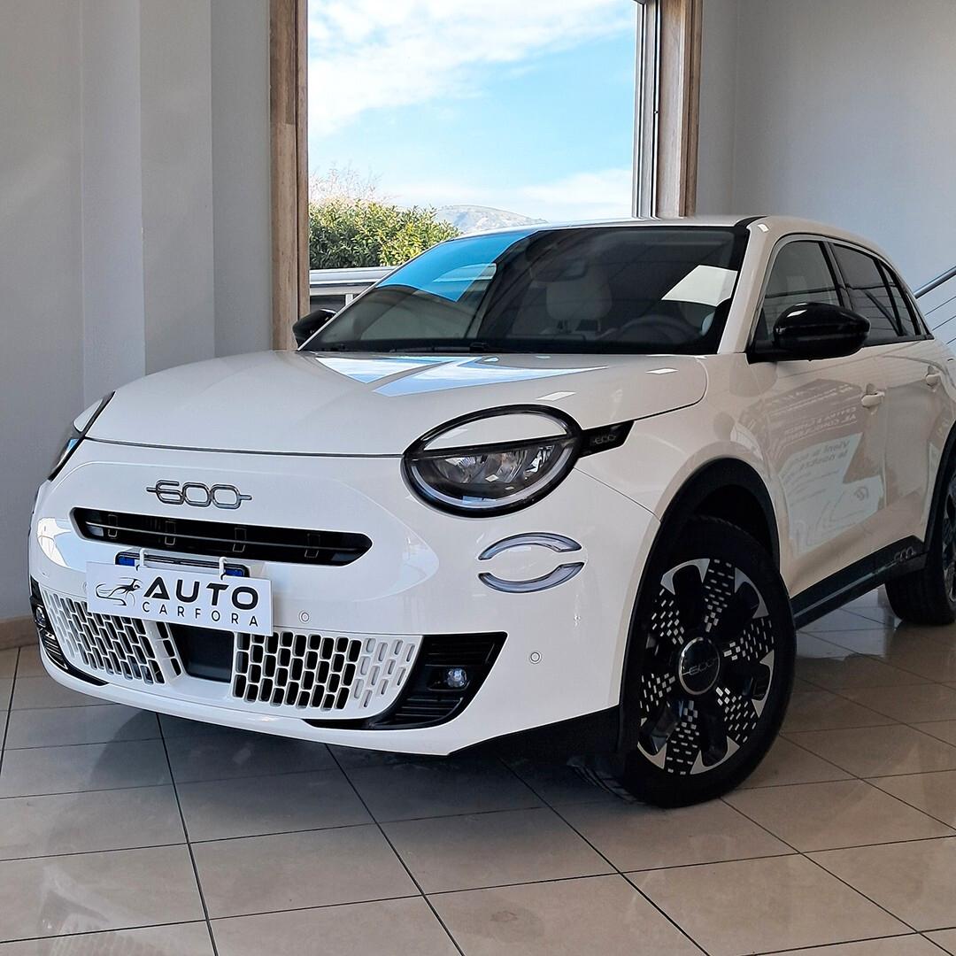 Fiat 600 Hybrid 100 CV DCT MHEV La Prima