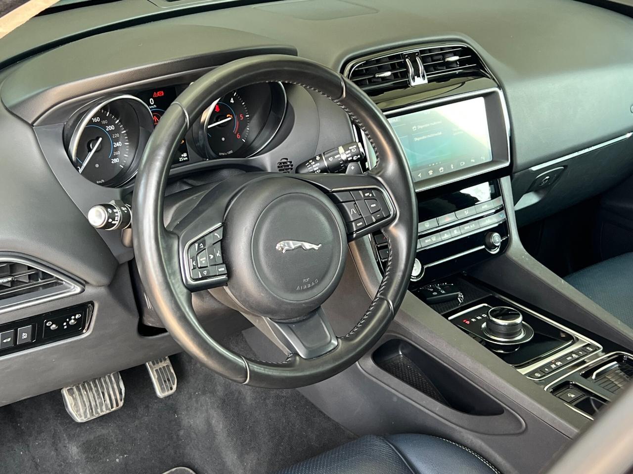 Jaguar F-Pace 2.0 D 180 CV aut. Portfolio