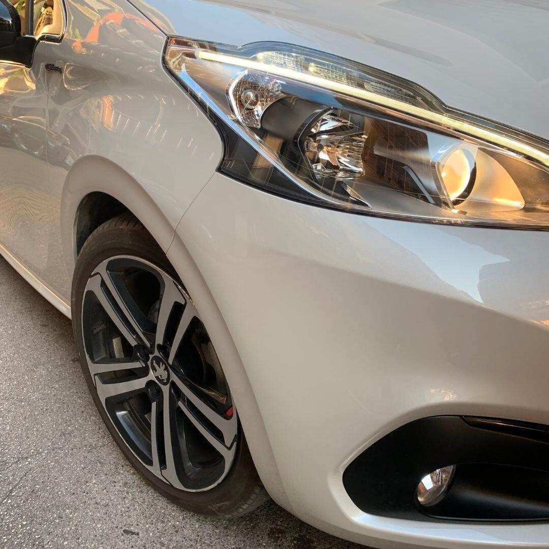 Peugeot 208 BlueHDi 100cv GT Line **FULL**