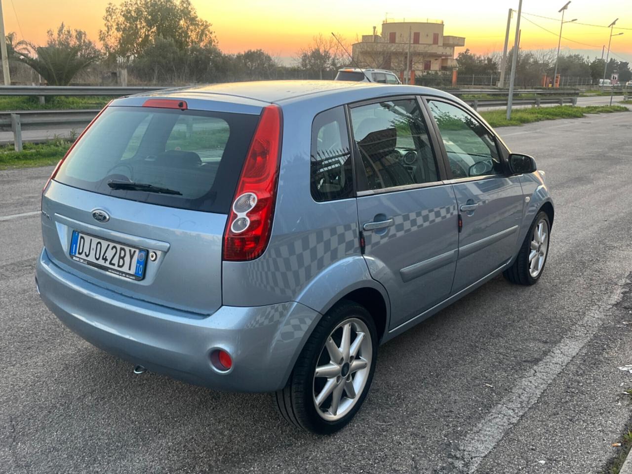 Ford Fiesta 1200 5p. Ghia Unipro 2007