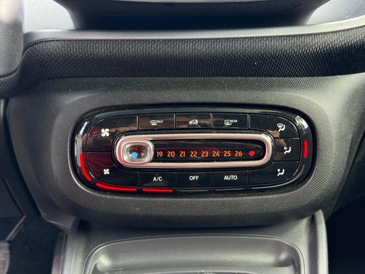 Smart ForTwo 1.0 71cv Coupe Clima cambio Auto Navi