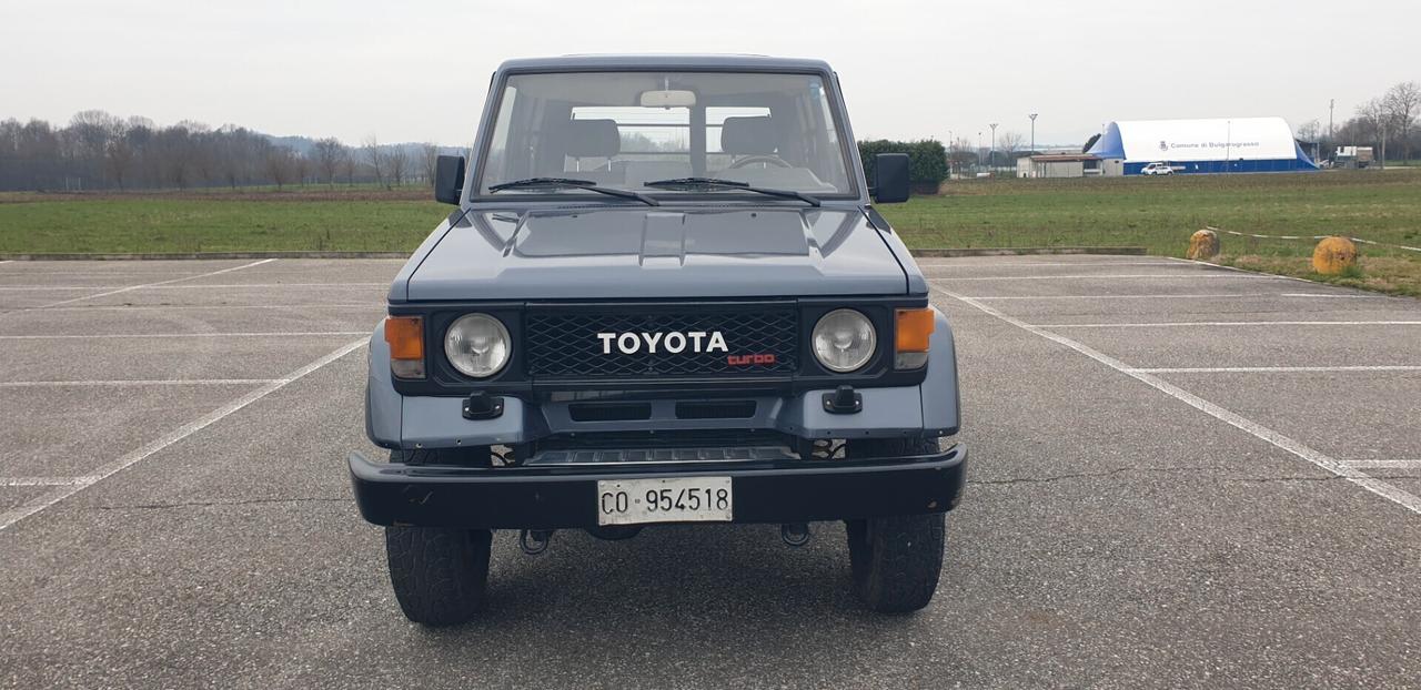 Toyota Land Cruiser 2446 TURBO DIESEL