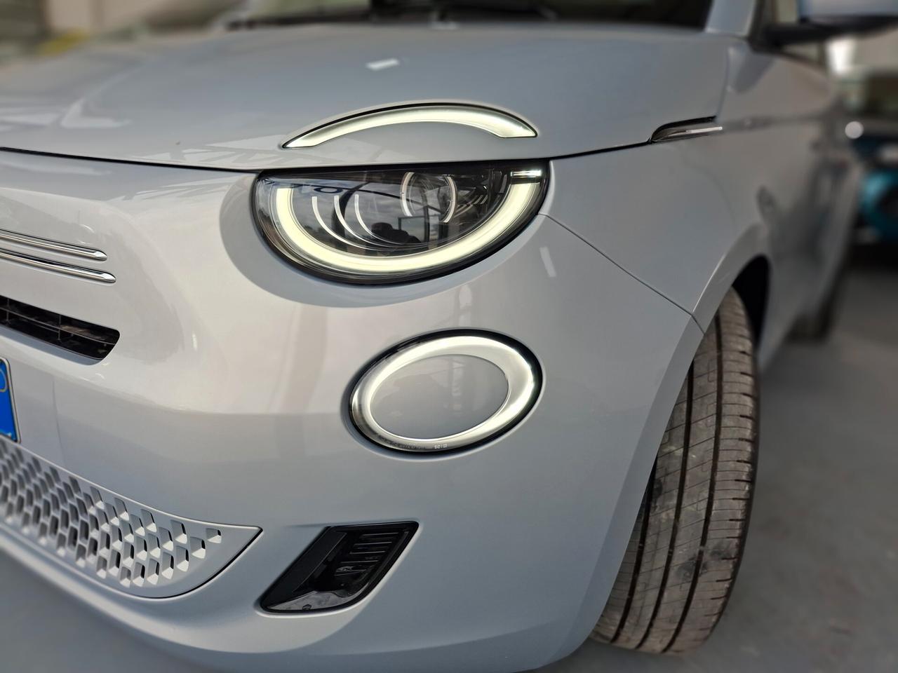 Fiat 500Hybrid, 3900€ANT. 233€MENS.