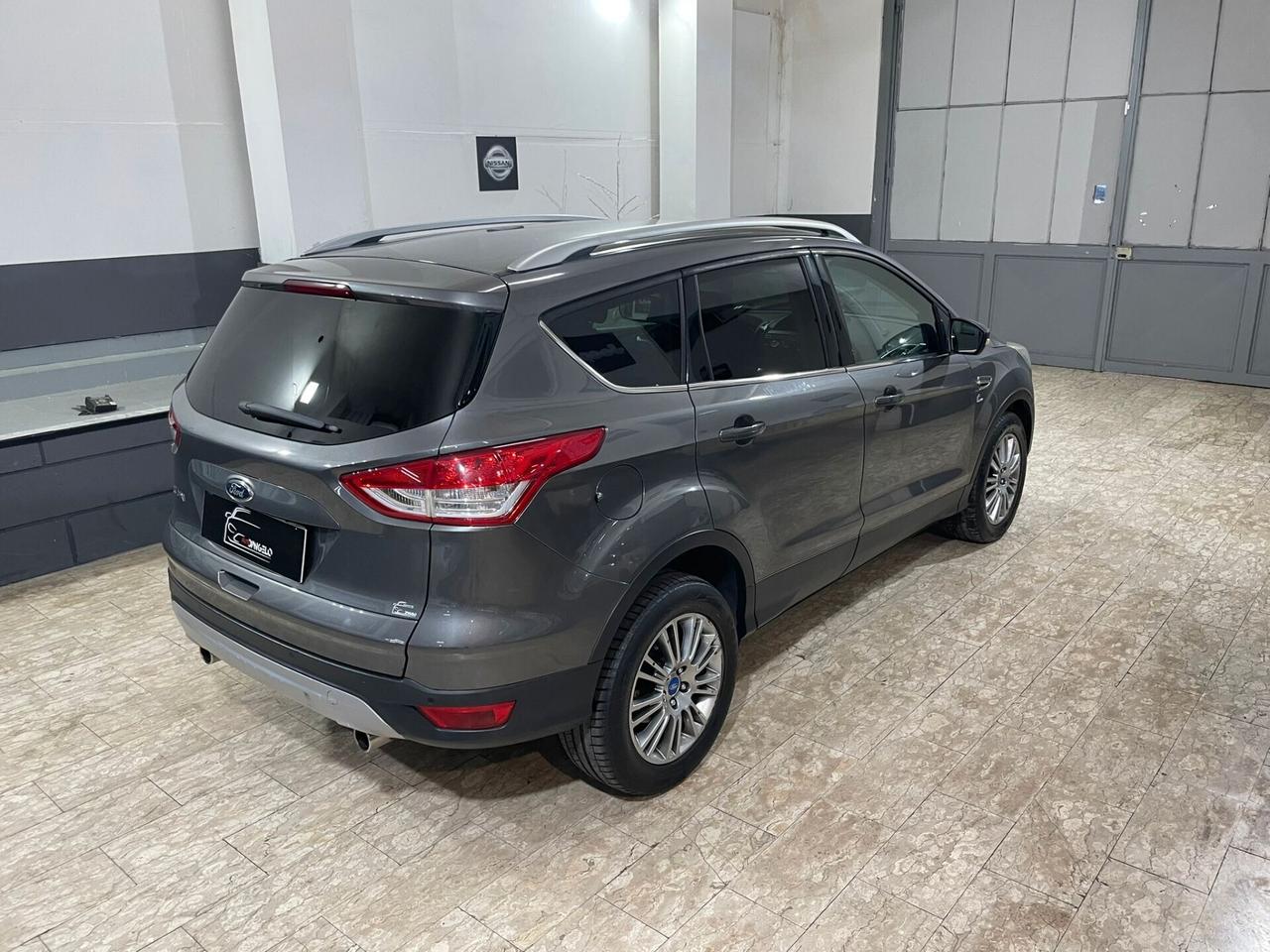 Ford Kuga 2.0 TDCI 140 CV 4WD Powershift Titanium