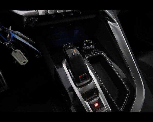 PEUGEOT 5008 BlueHDi 130 S&S EAT8 Crossway