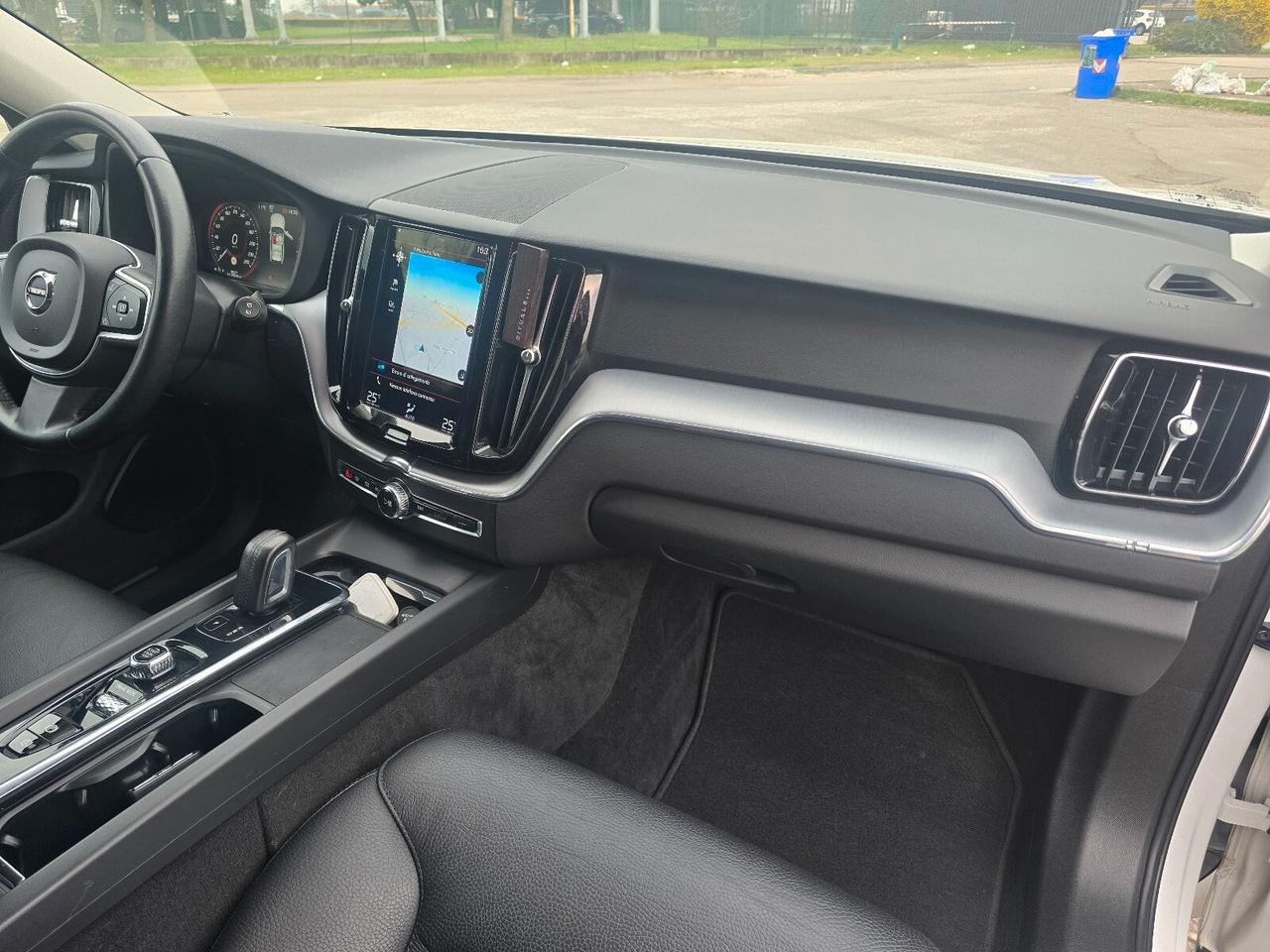 Volvo XC 60 XC60 B4 (d) AWD Geartronic Momentum