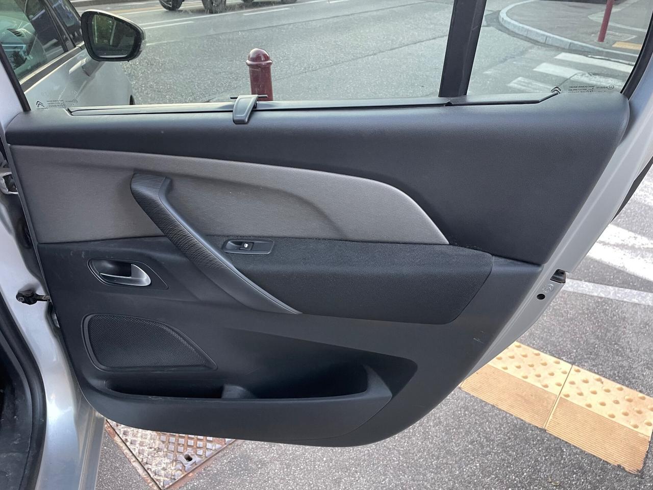 Citroen Grand C4 Picasso 1.6 BlueHDi/7POSTI/GARANZIA