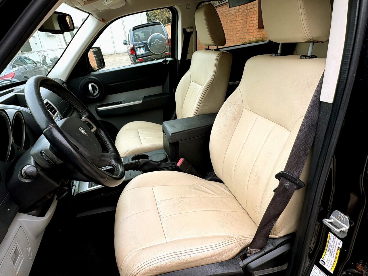 DODGE NITRO 2.8D aut- 4x4 inserib-Nav,Pelle,Dvd-2010