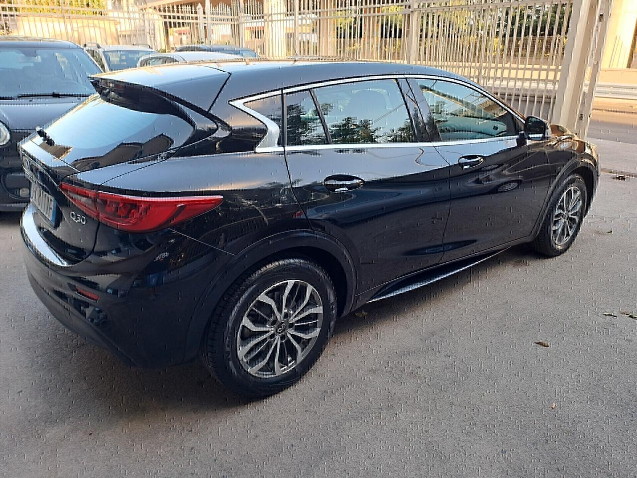 Infiniti Q30 1.5 diesel Premium