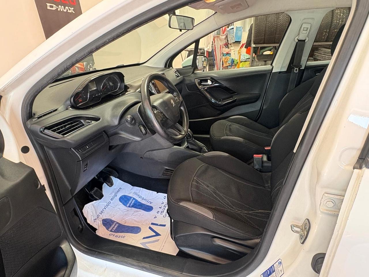 Peugeot 208 Diesel 1.4 HDi CV 68 KW 50 Per NEOPATENTATI Km 191.970 garanzia 12 mesi