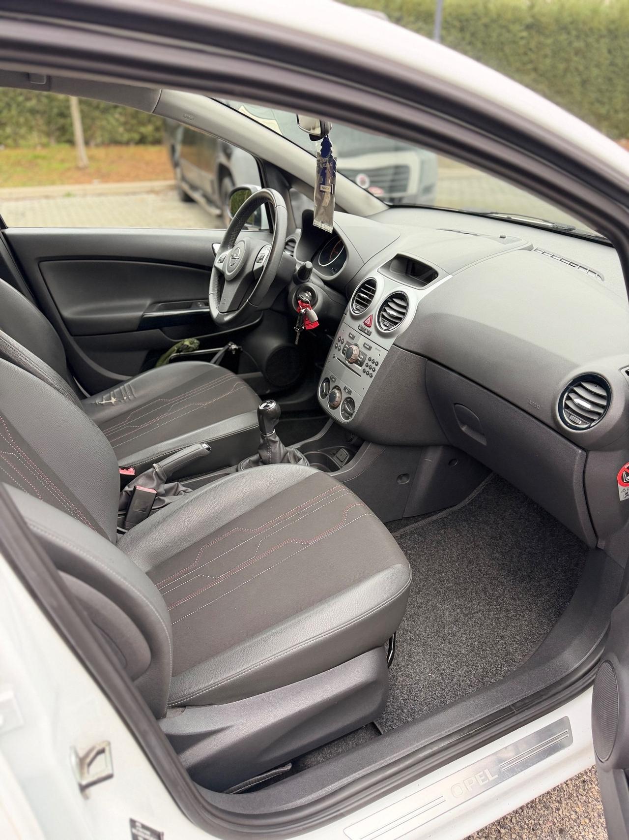 Opel Corsa 1.3 CDTI 2012 NEOPATENTATI 5porte