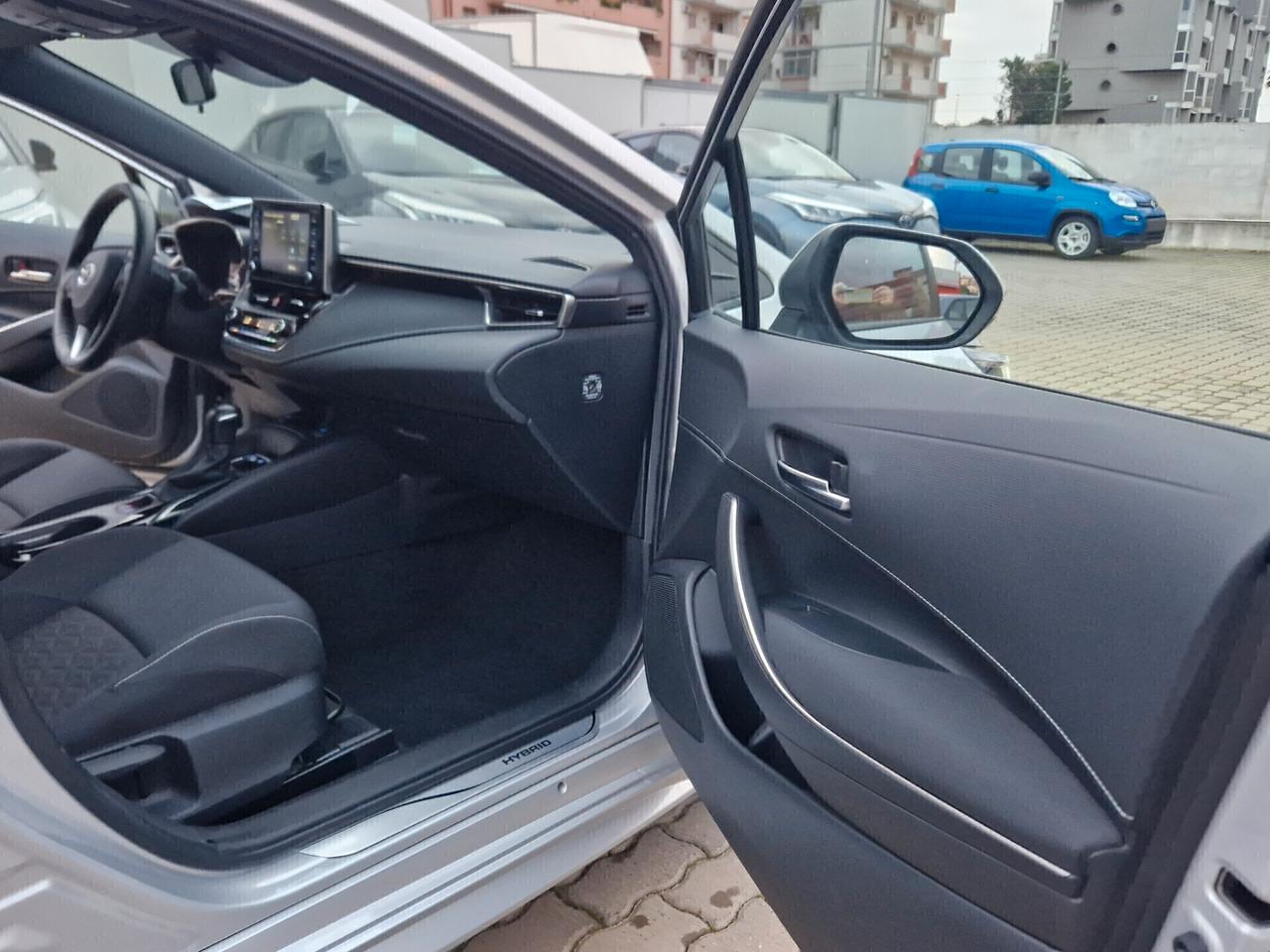 Toyota Corolla 1.8 Hybrid Business