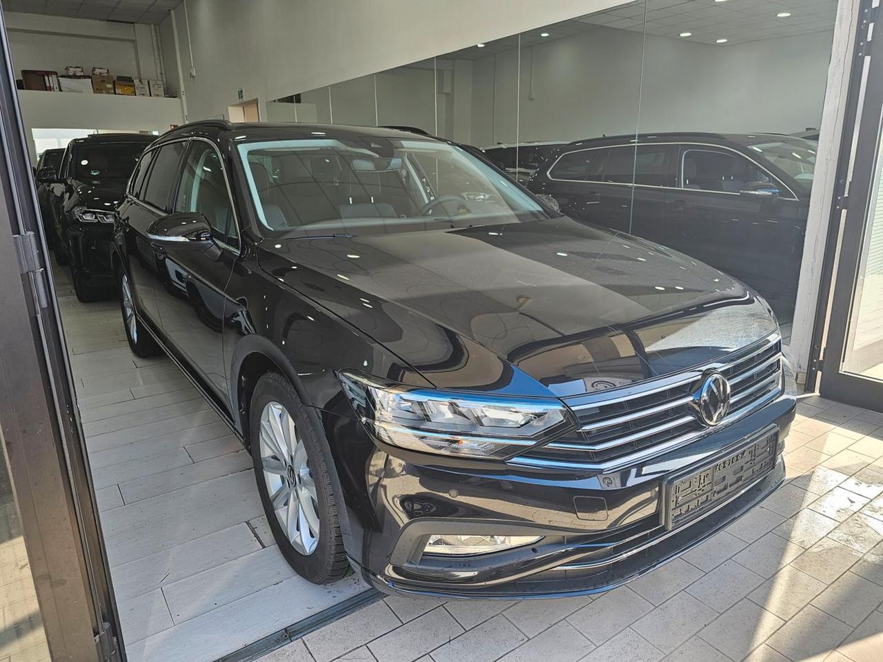 Volkswagen Passat Variant C.17", Tetto apribile, Area View, Cristalli laterali posteriori e lunotto oscurati, Barre tetto