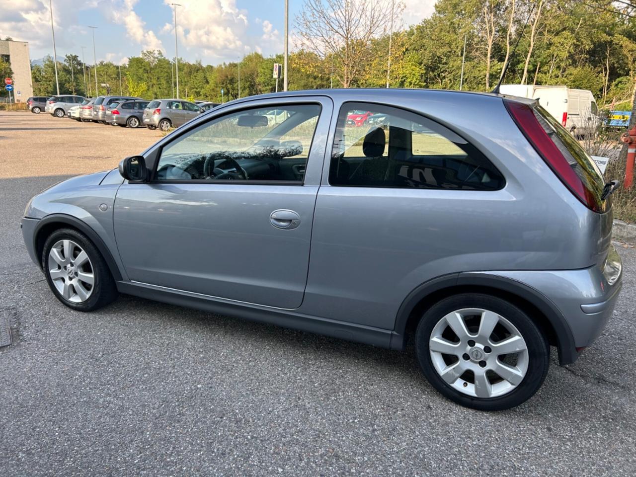 Opel Corsa 1.2 3 porte Sport