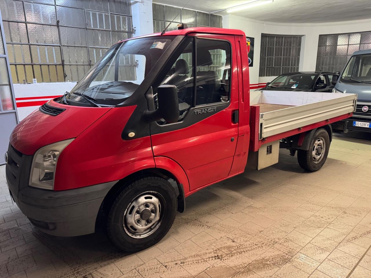 Ford Transit 2.2 Tdci 330 T 110 Cassone