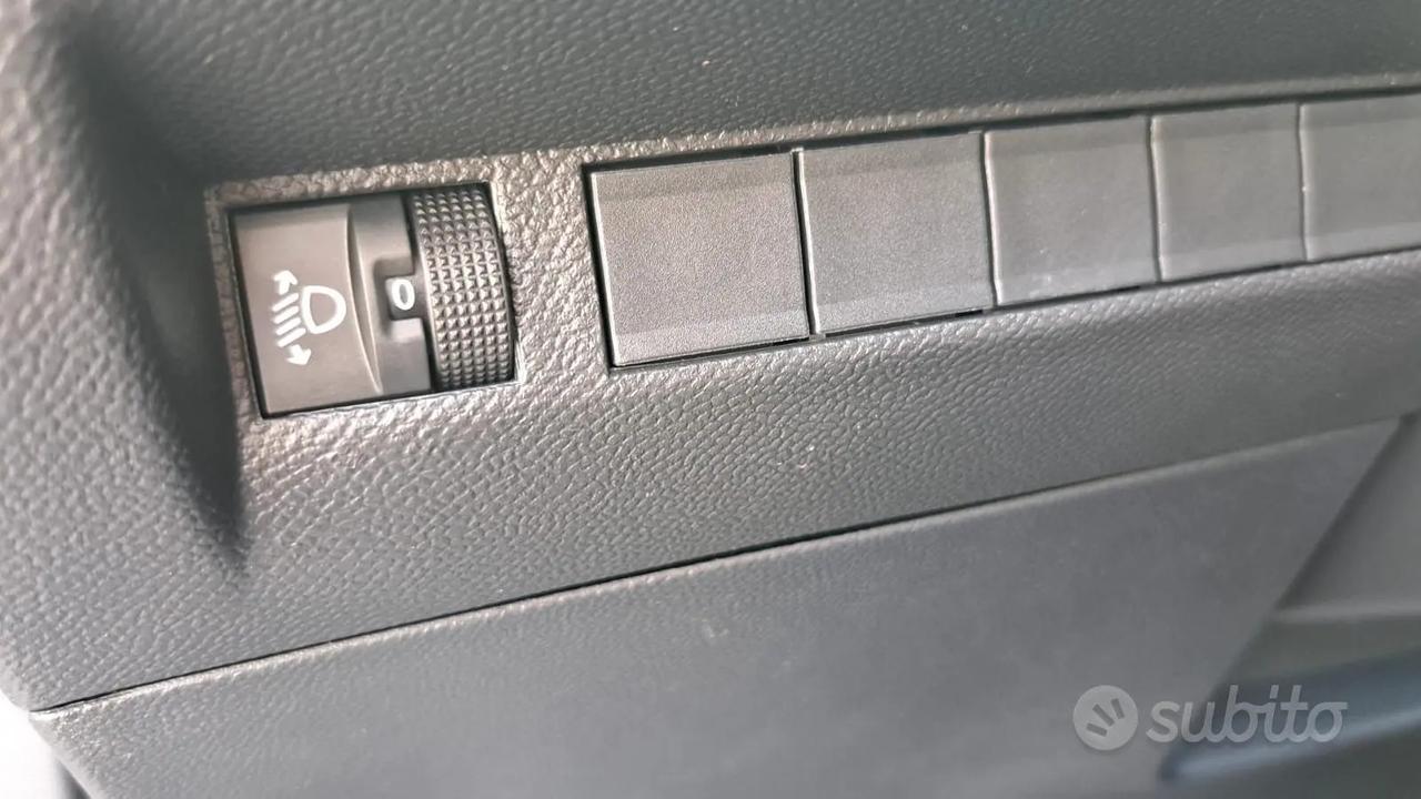 Peugeot 2008 1.2 Puretech 100 cv ALLURE