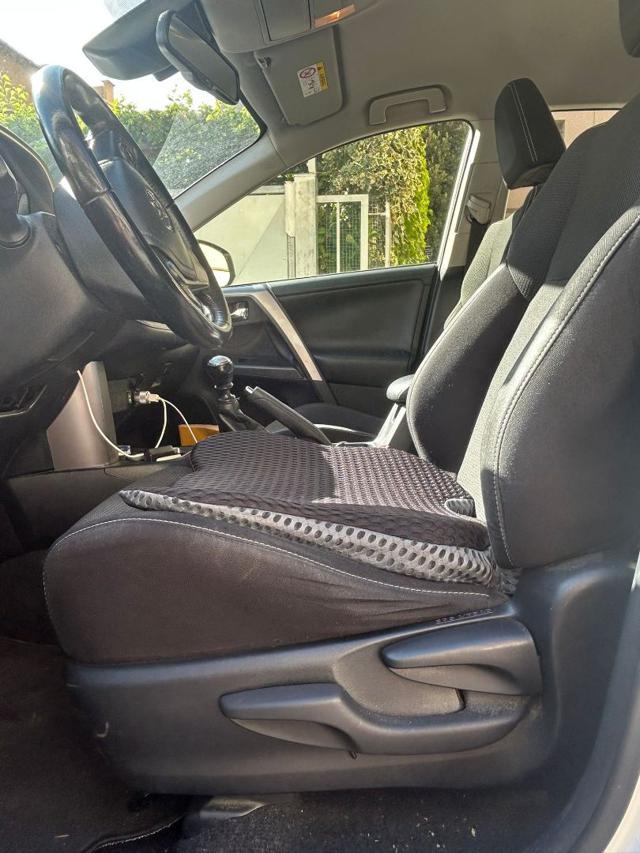 TOYOTA RAV 4 RAV4 2.0 D-4D 2WD Business