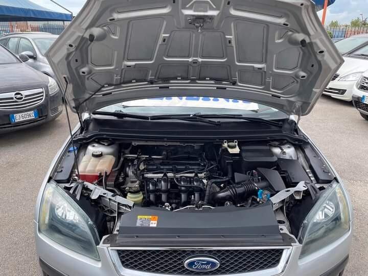 FORD FOCUS 1.6 BENZINA