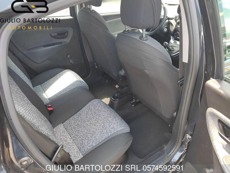 Lancia Ypsilon 1.0 FireFly 5 porte S&S Hybrid Silver