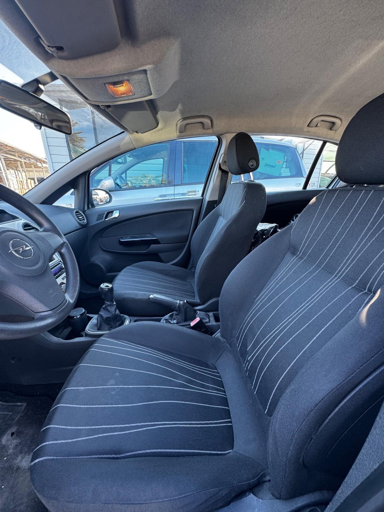 Opel Corsa 1.2 5 porte OK NEOPATENTATI