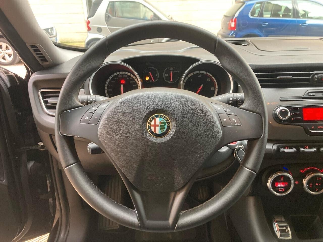 Alfa Romeo Giulietta 1.6 JTDm -X NEOPATENTATI-2012