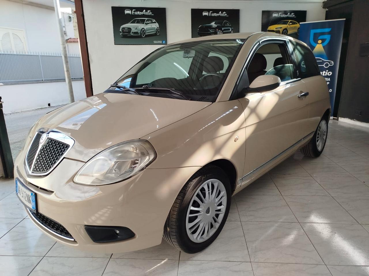 Lancia Ypsilon 1.4 benzina CON GARANZIA