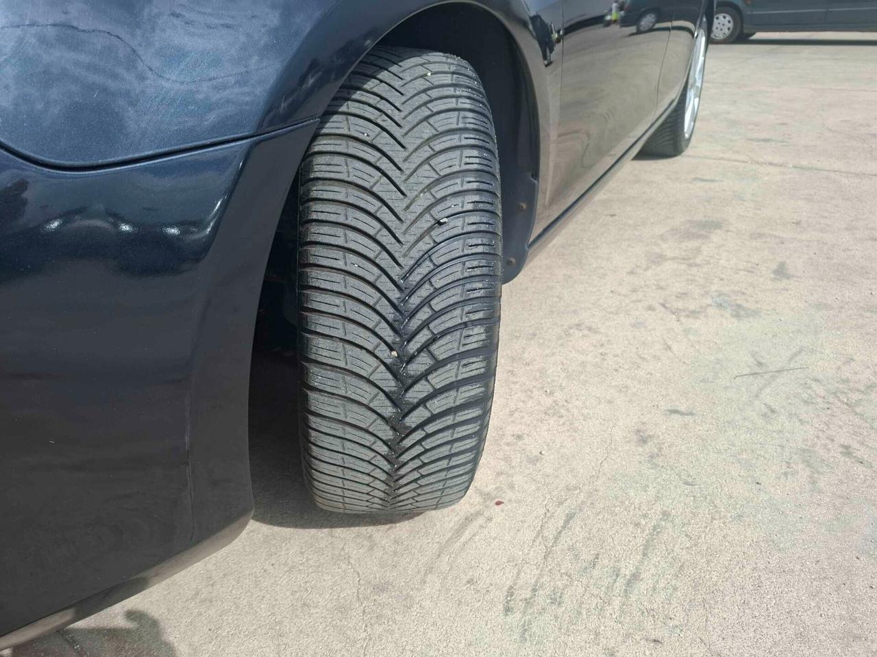 VOLKSWAGEN GOLF 6 1.6 TDI HIGHLINE - 2011