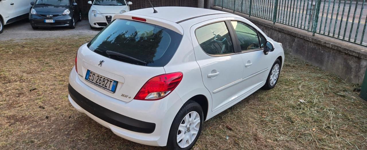 Peugeot 207 Plus 1.4 8V 75CV 5p. ECO GPL