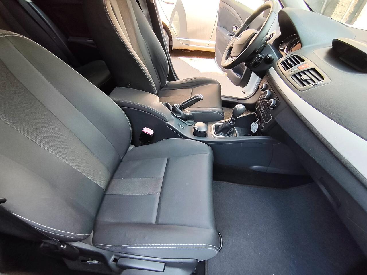 Renault Megane 1.5 dCi 110CV Leggi