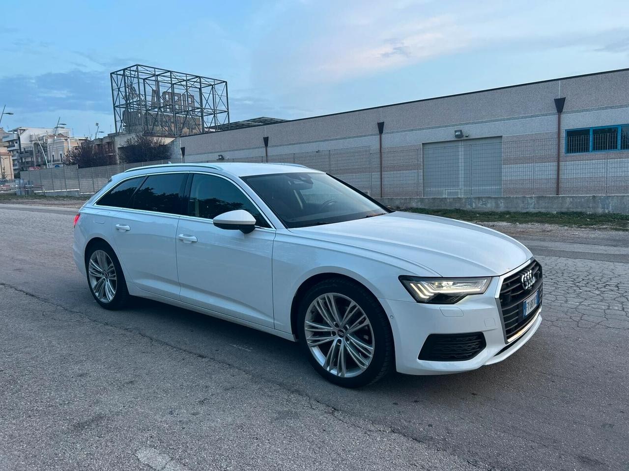 Audi A6 Avant 35 2.0 TDI S tronic Design