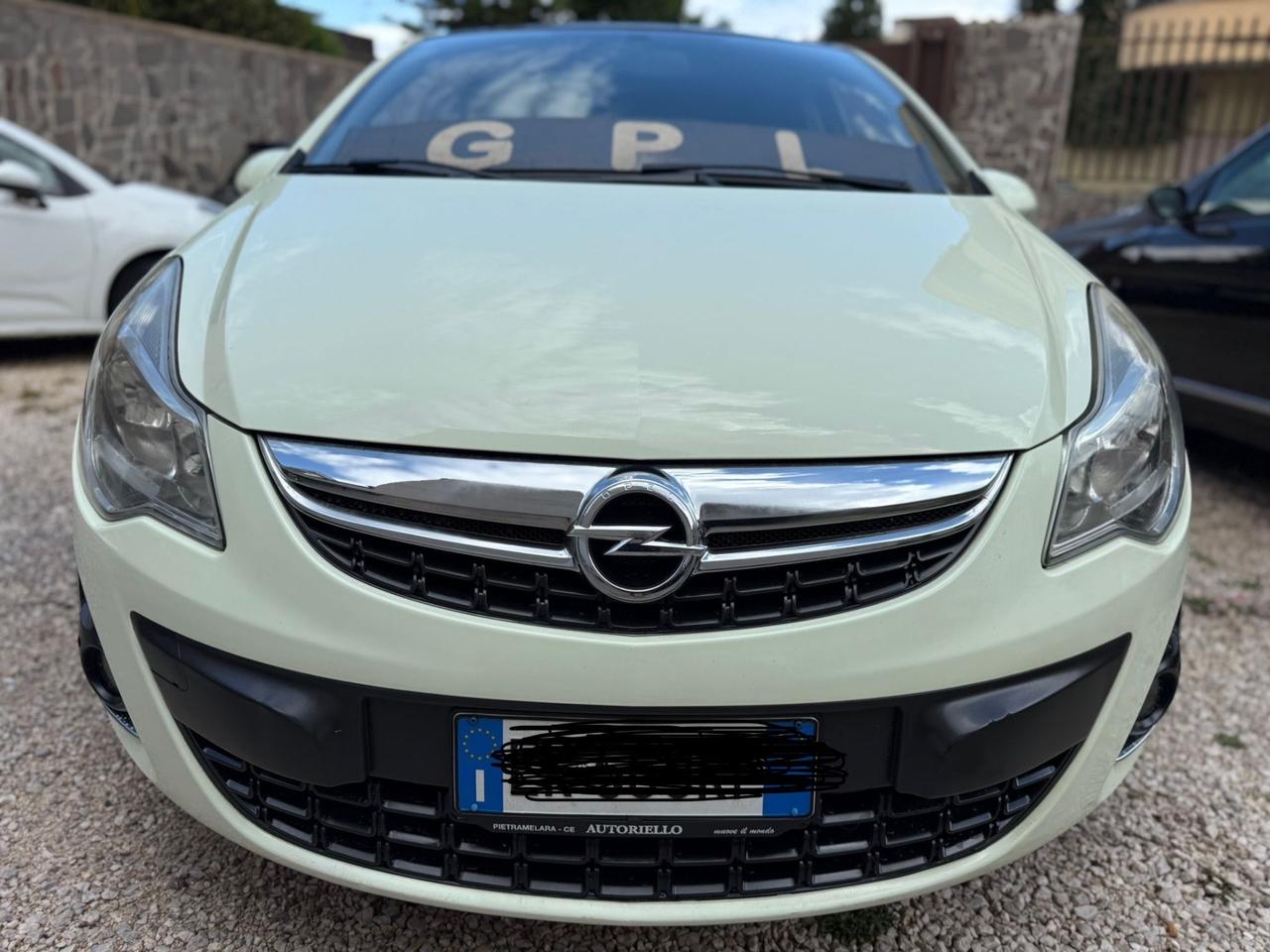 Opel Corsa 1.2 5 porte anno 2013