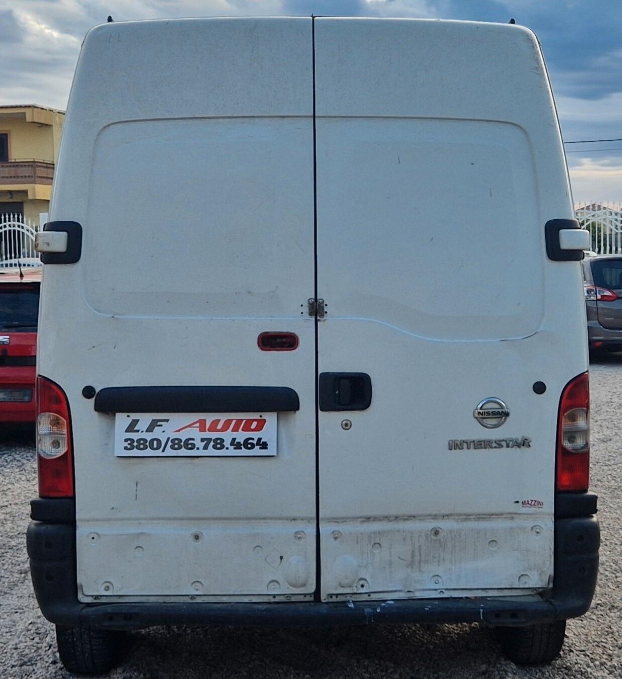 Nissan intestare 2.5 120cv 3posti