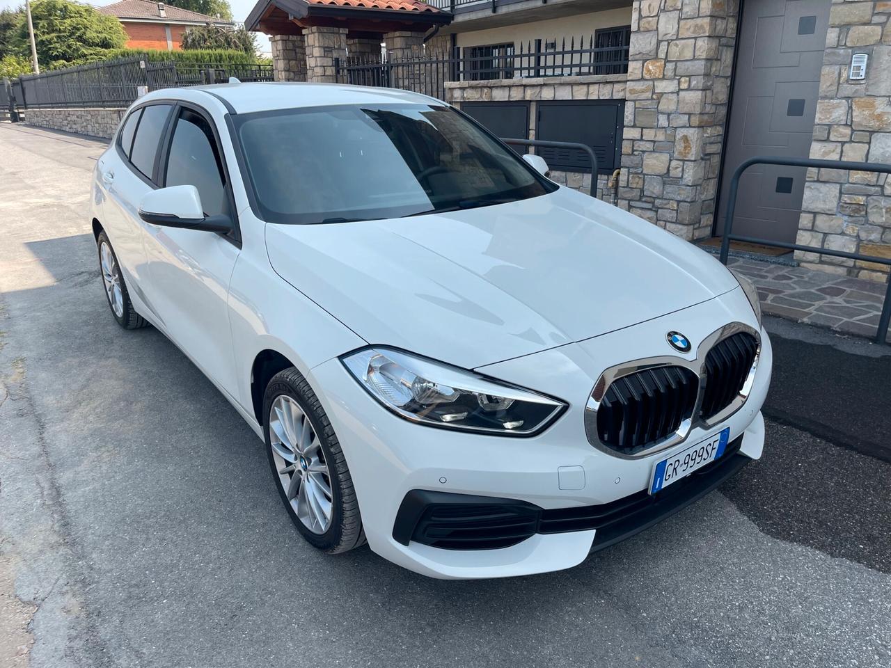 Bmw 116d Business Advantage Automatica OK Neopatentato