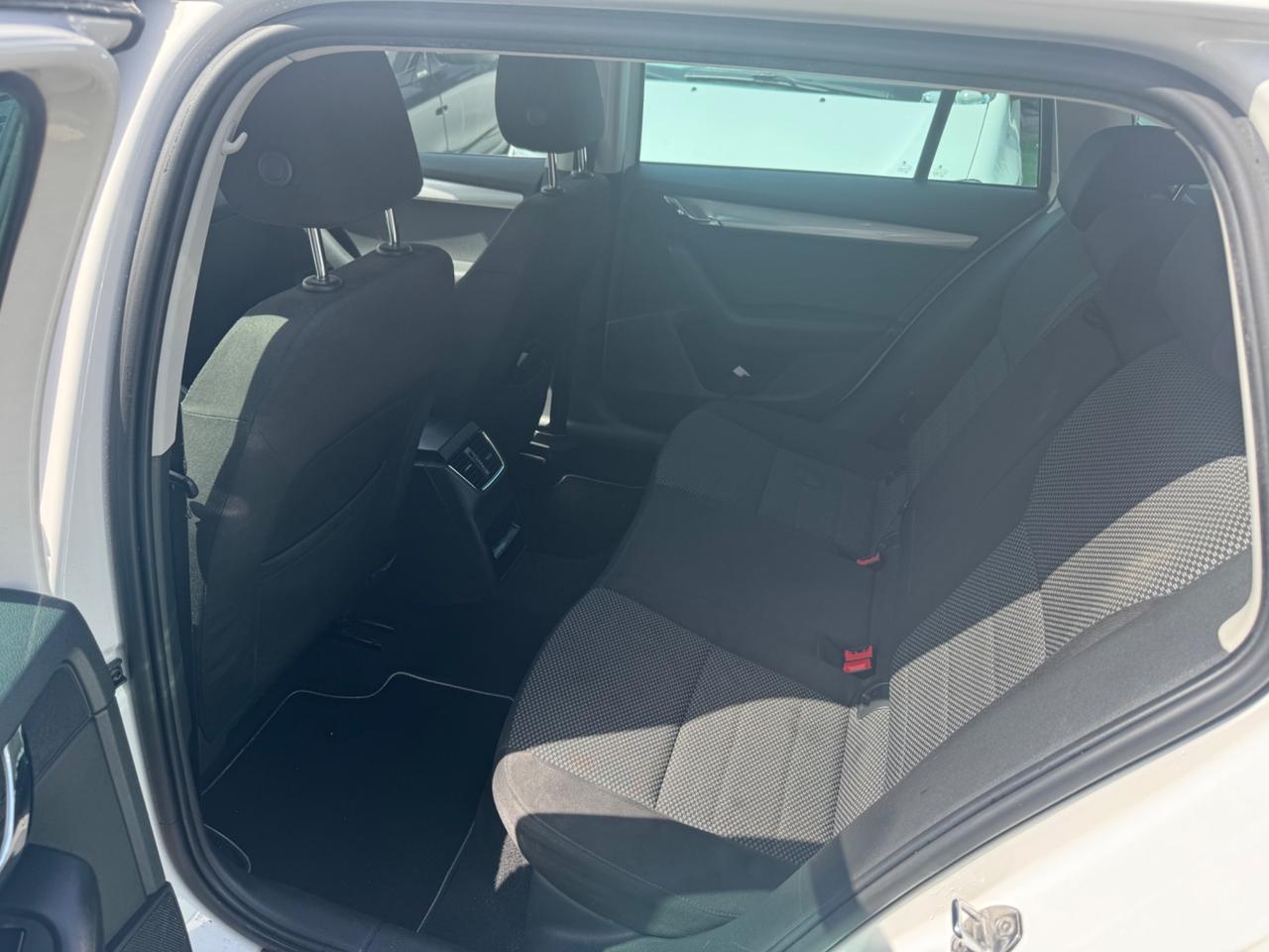 Skoda Octavia 1.6 TDI CR 105 CV Wagon Executive