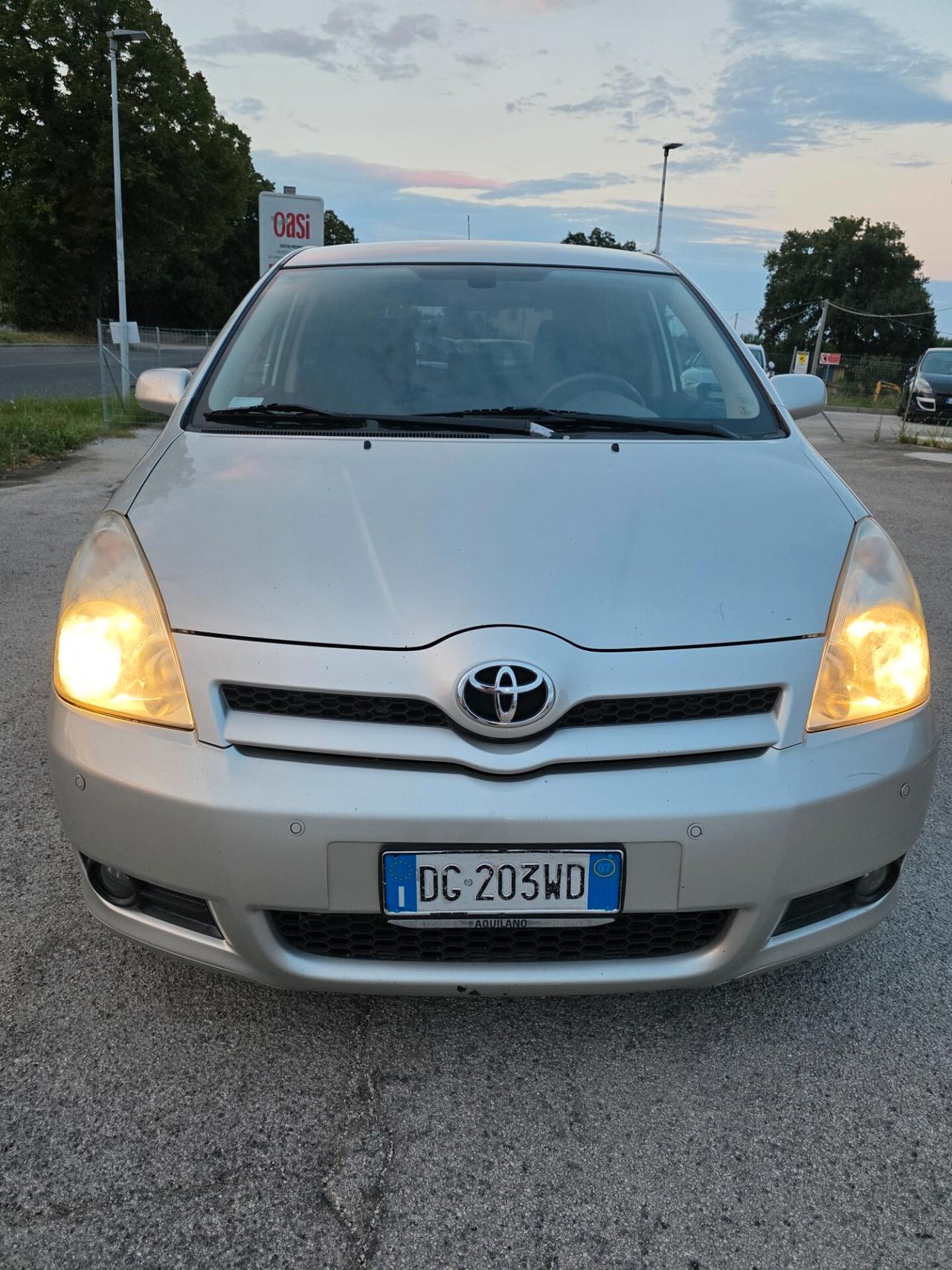 Toyota Corolla Verso 2.2 16V D-4D Sol
