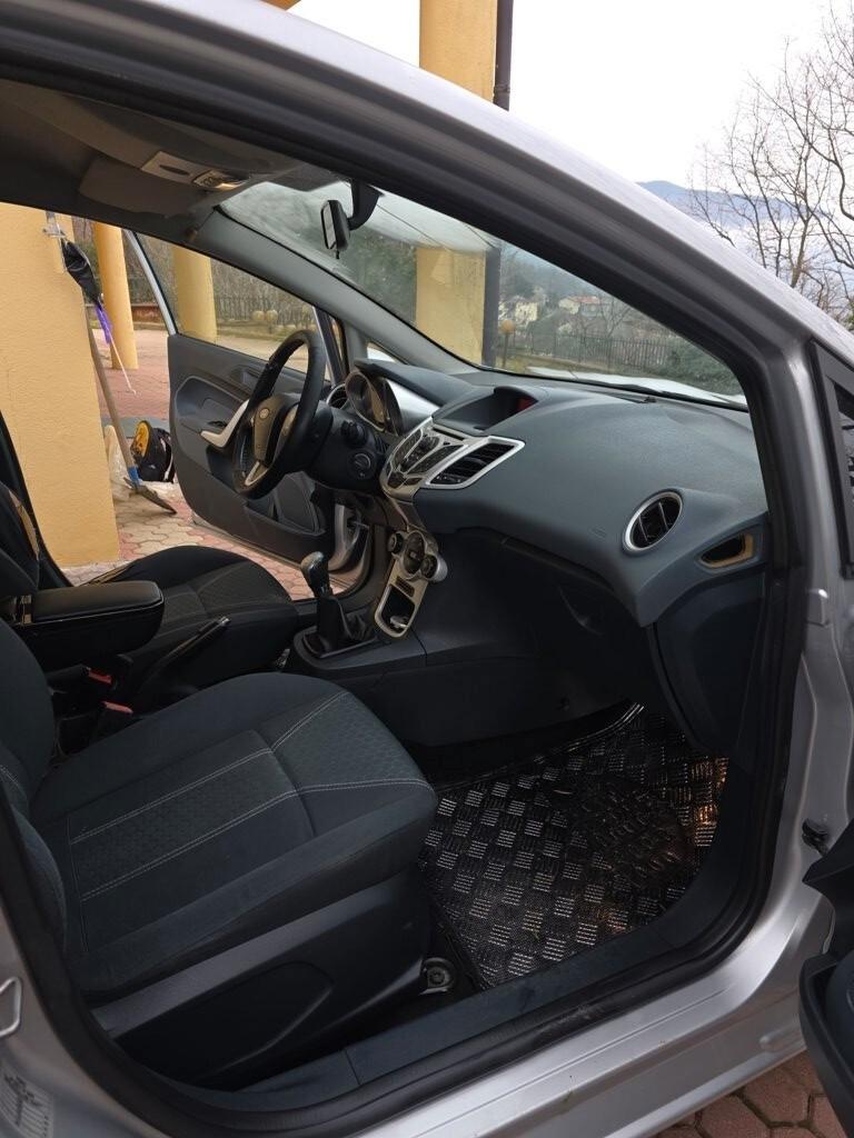Ford Fiesta 1.6 TDCi 90CV 5 porte DPF Titanium